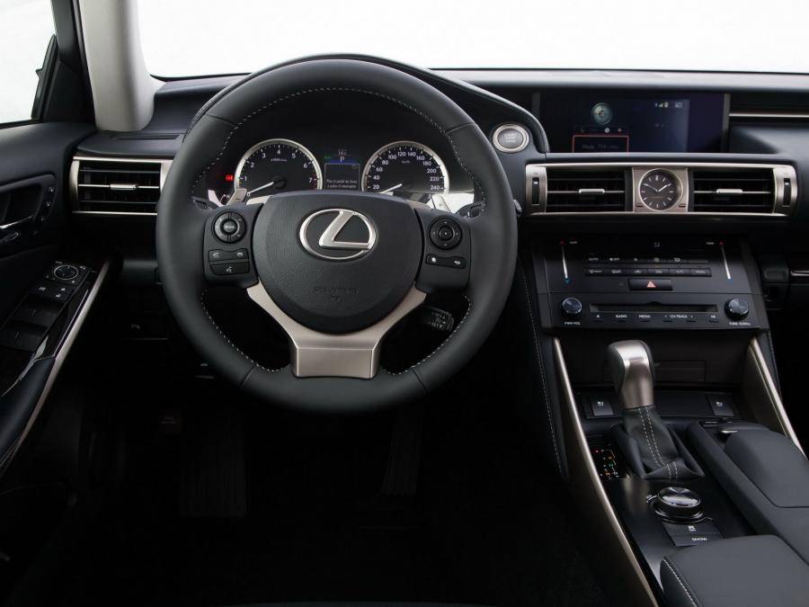  Lexus IS250 2013 года  (EU) (фото 5 из 16)